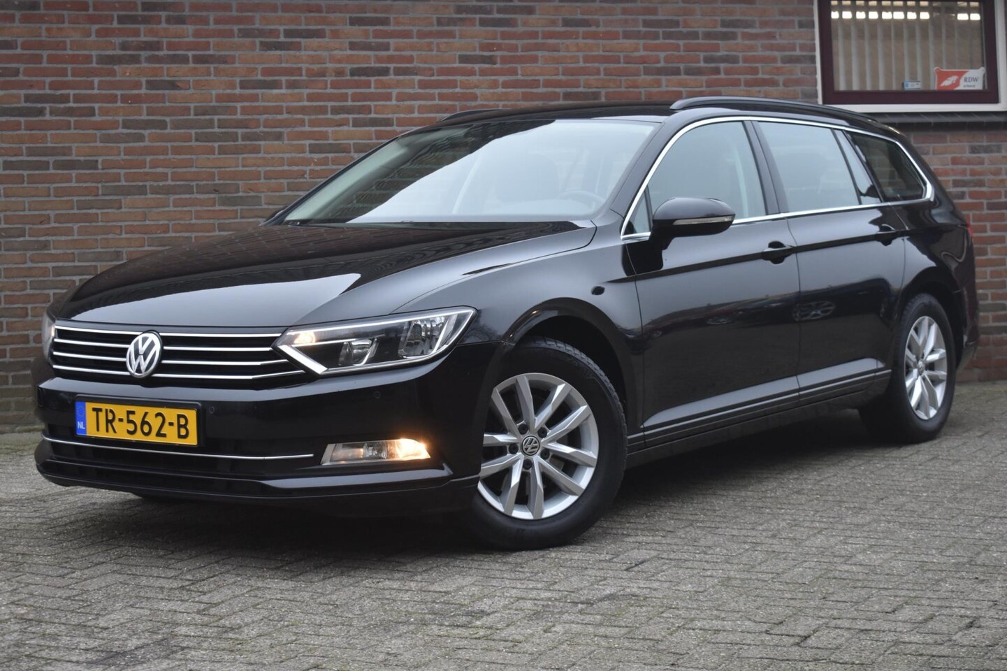 Volkswagen Passat Variant - 1.4 TSI ACT Highline '17 Leder Clima Cruise Inruil mogelijk - AutoWereld.nl