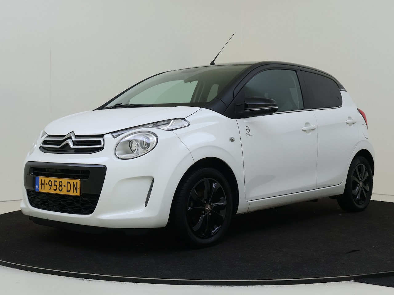 Citroën C1 - 1.0 VTi Origins | Climate control | Camera | LM Velgen | - AutoWereld.nl