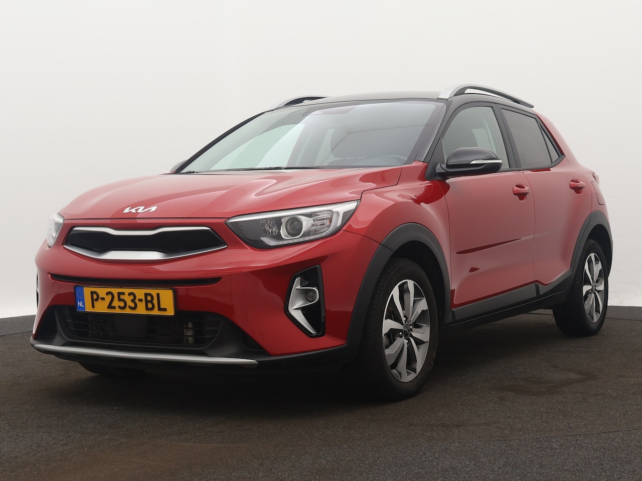 Kia Stonic - 1.0 T-GDi MHEV DynamicPlusLine | Navigatie | Climate Control | Parkeersensoren | Camera | - AutoWereld.nl