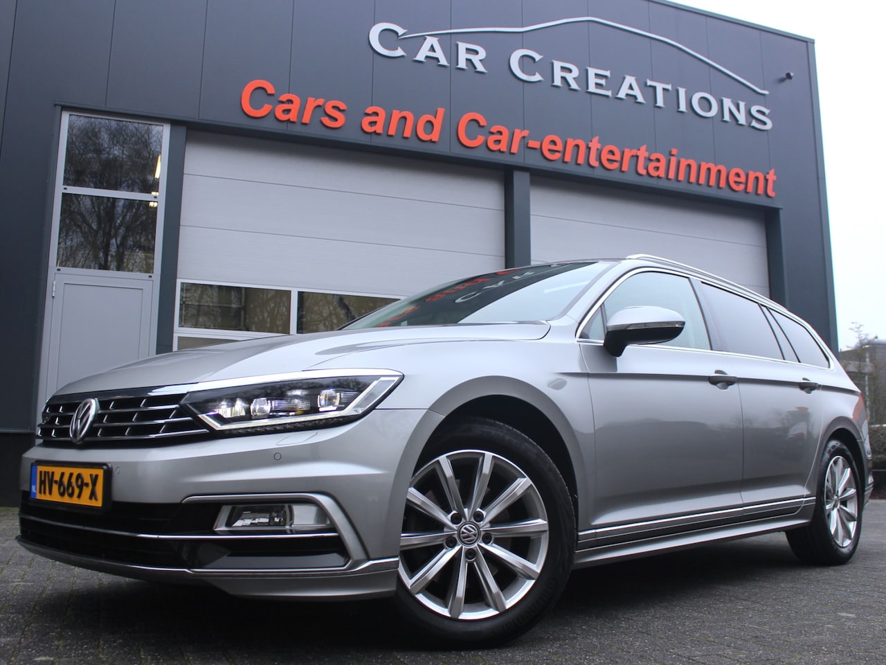 Volkswagen Passat Variant - 2.0 TDI Edition R NL-Auto Panodak - AutoWereld.nl