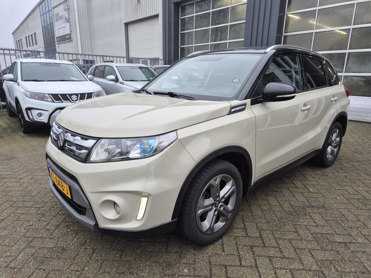 Suzuki Vitara - 1.6 High Executive 1.6 High Executive - AutoWereld.nl