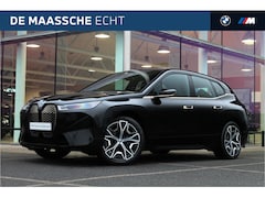 BMW iX - xDrive50 High Executive / Sportpakket / Panoramadak Sky Lounge / Trekhaak / Laserlight / B