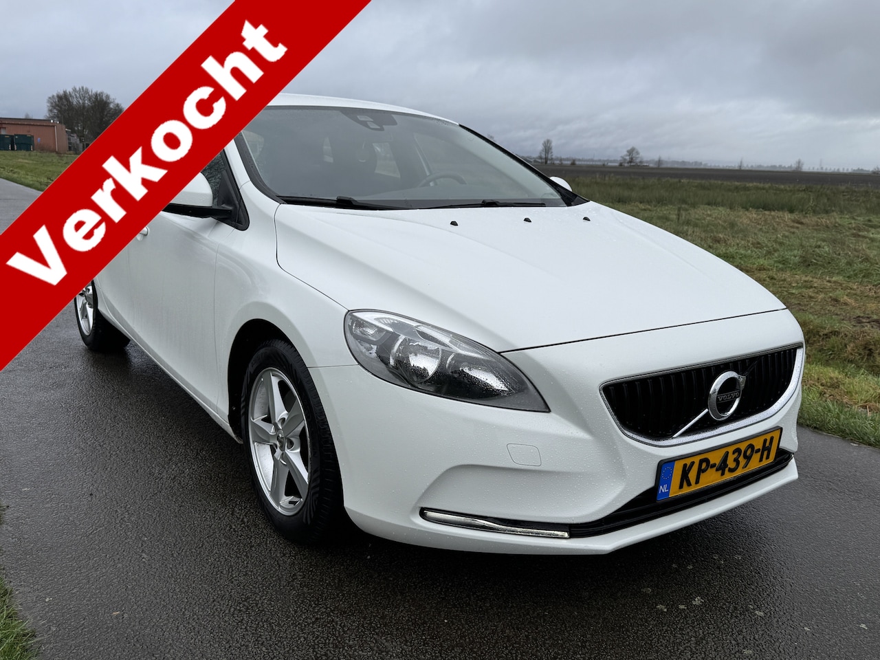 Volvo V40 - 2.0 T2 Nordic CLIMA/PDC/NAVI/NL-AUTO - AutoWereld.nl