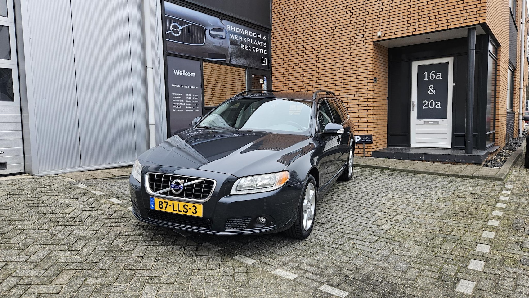 Volvo V70 - 2.5T Momentum 2.5T Momentum - AutoWereld.nl