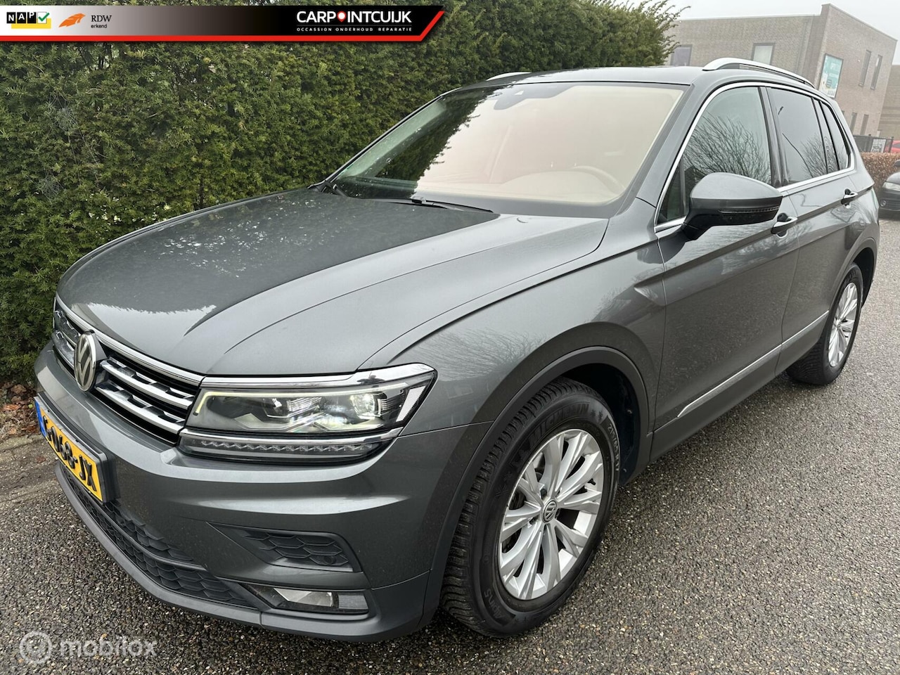 Volkswagen Tiguan - 1.5 TSI ACT Comfortline Business Pano Leer - AutoWereld.nl