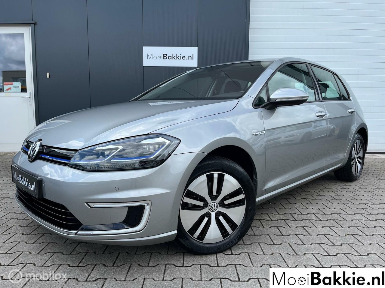 Volkswagen e-Golf - Dealerond. / Leer / Virtual / 2e Eig / NAP e-Golf - AutoWereld.nl