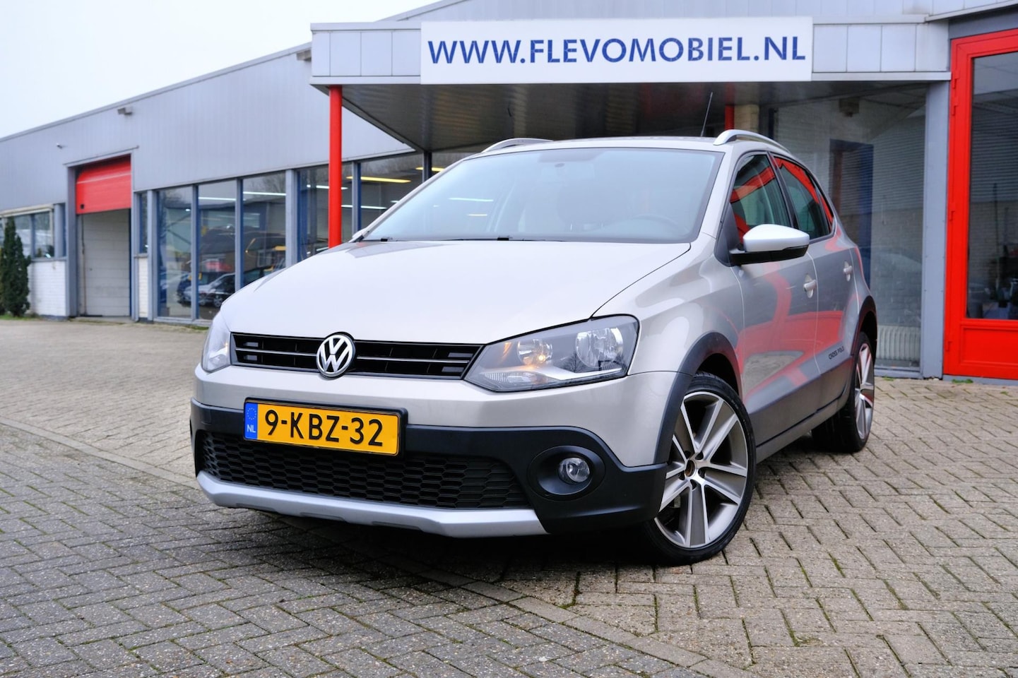 Volkswagen Polo - 1.4-16V Cross Aut. Airco|Stoelverw|Navi via Android - AutoWereld.nl