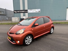 Toyota Aygo - 1.0 VVT-i Dynamic Orange 5-Deurs 68 PK. Zuinige en super leuke auto Onverwoestbaar