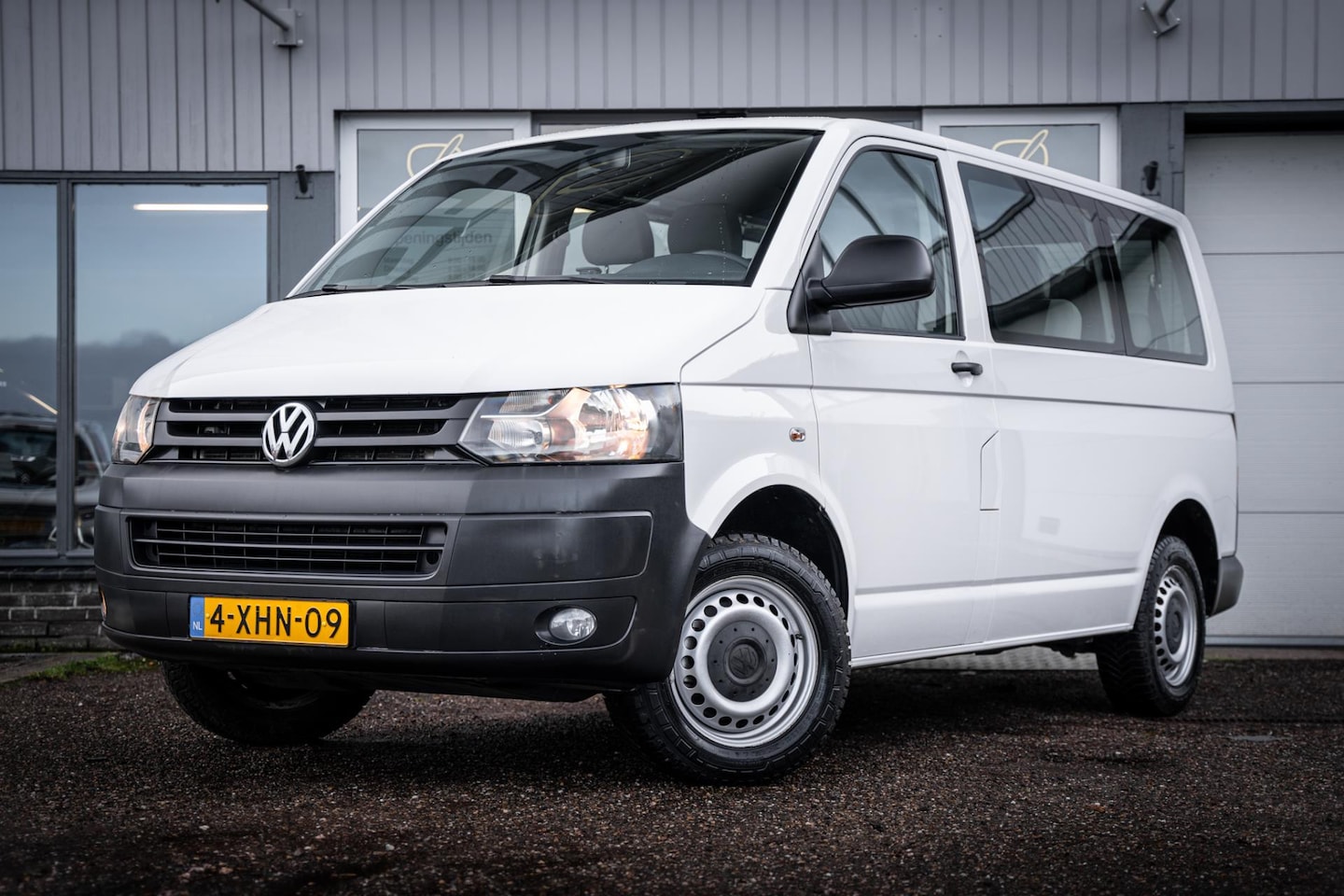 Volkswagen Transporter Kombi - 2.0 TDI L1H1 I 9-Persoons I Euro5 I Airco I NAP I Org.NL I Goed-onderhouden I Personenbus - AutoWereld.nl