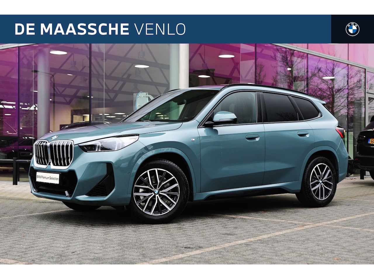 BMW X1 - xDrive23i High Executive M Sport Automaat / Panoramadak / Trekhaak / Sportstoelen / Stoelv - AutoWereld.nl