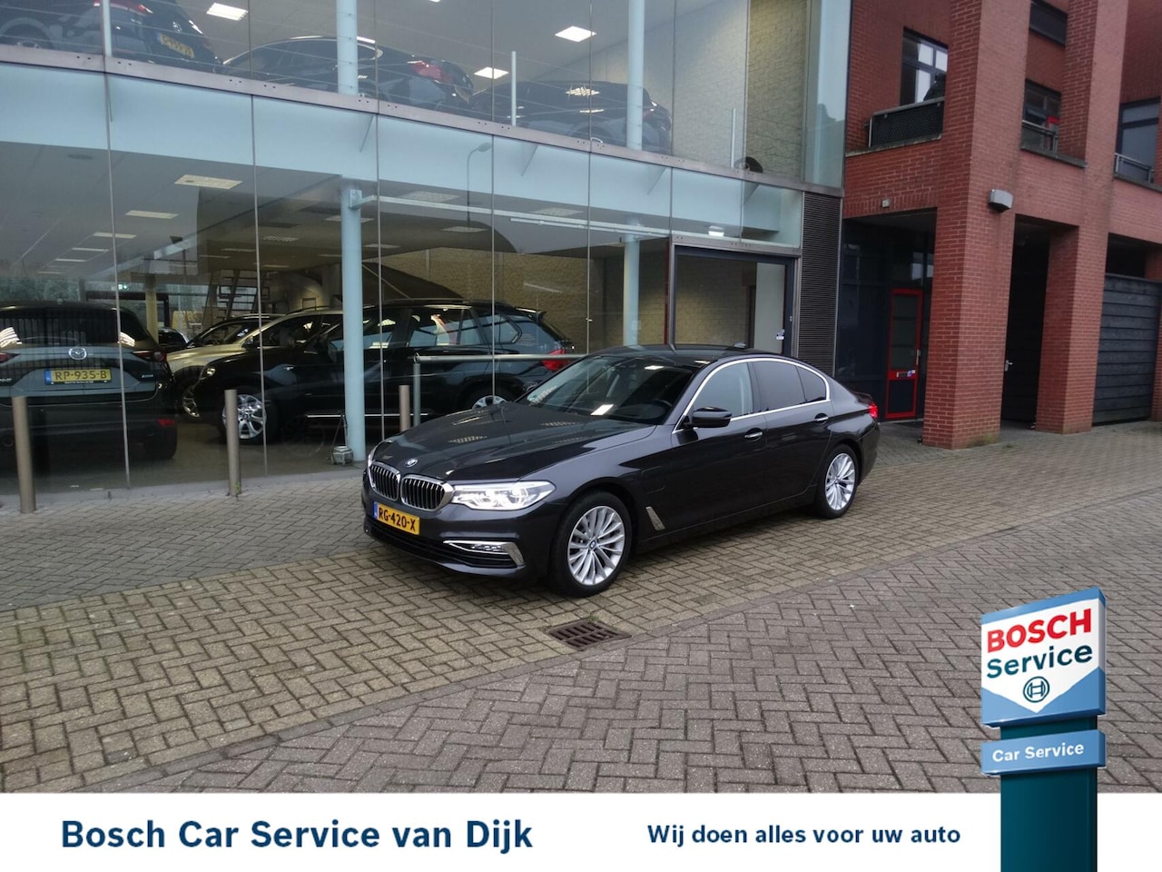 BMW 5-serie - 530e iPerformance High Exec. Softclose/Headup - AutoWereld.nl