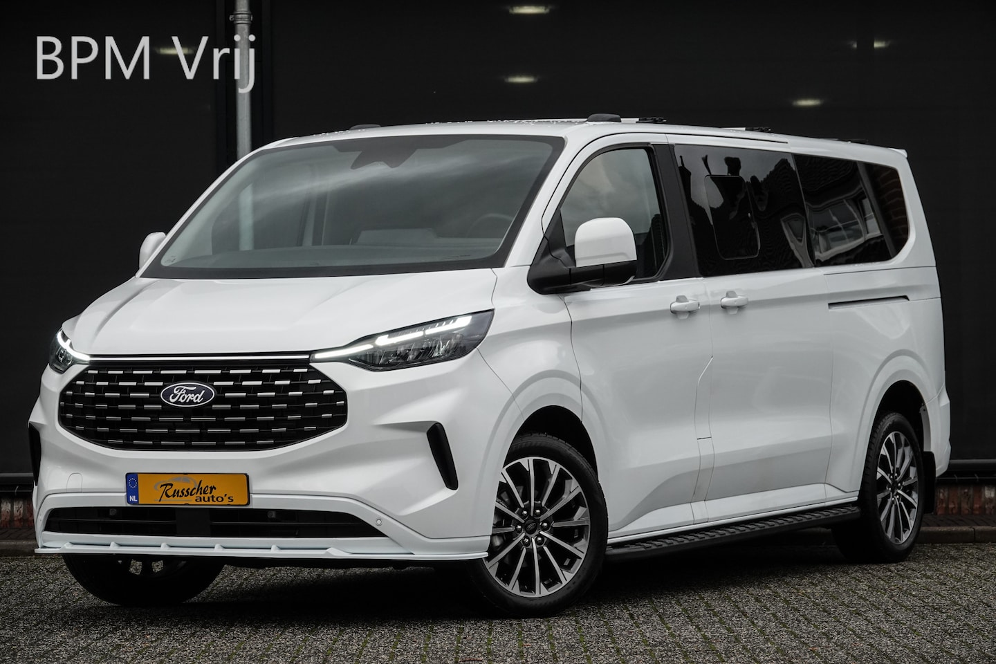 Ford Transit Custom Tourneo - L2H1 2.0Tdci 170Pk Aut. | Titanium | Dubbel Cabine | 5-Persoons | Trekhaak | Spoilerpack | - AutoWereld.nl