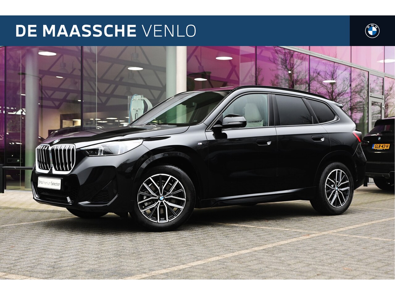 BMW X1 - sDrive20i High Executive M Sport Automaat / Panoramadak / Trekhaak / Adaptief M Onderstel - AutoWereld.nl