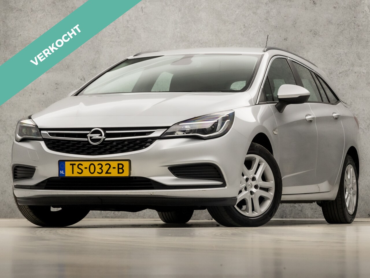 Opel Astra Sports Tourer - 1.0 Sport (APPLE CARPLAY, NAVIGATIE, STUUR/STOELVERWARMING, PARKEERSENSOREN, SPORTSTOELEN, - AutoWereld.nl