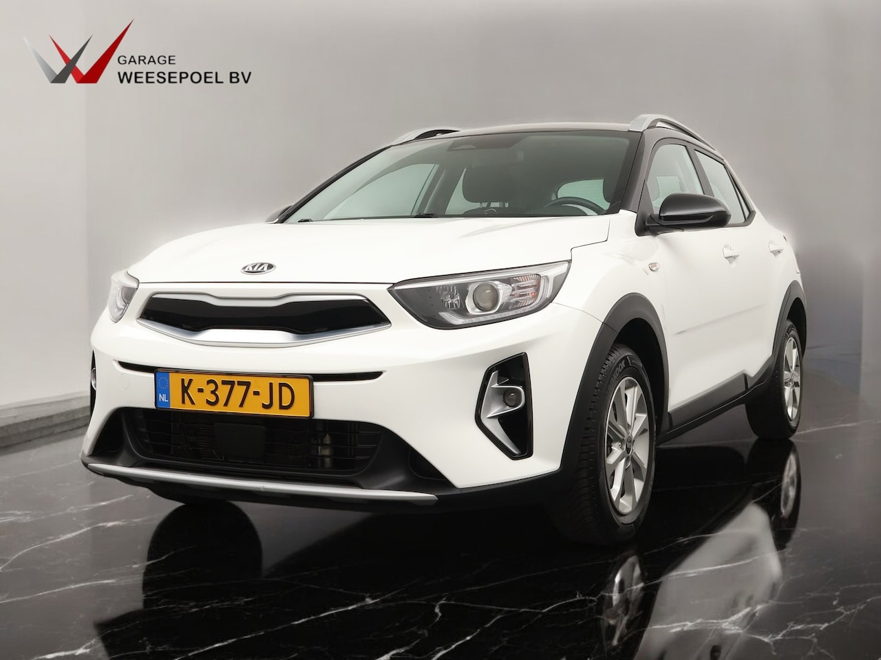 Kia Stonic - 1.0 T-GDi MHEV DynamicLine - Navigatie via Apple Carplay/Android Auto - Airco - Cruise con - AutoWereld.nl