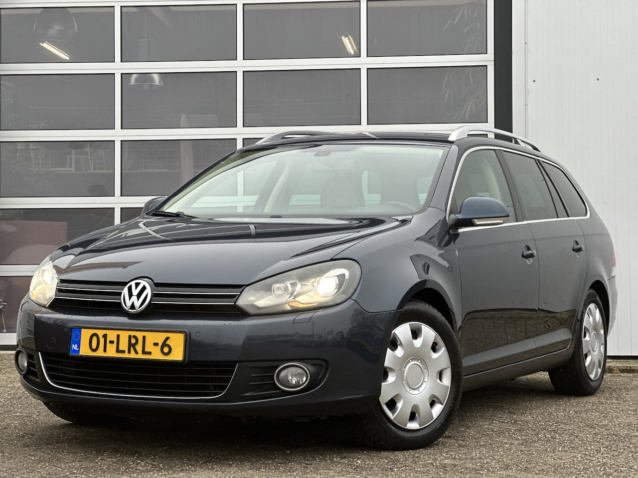 Volkswagen Golf Variant - 1.4 TSI Highline 160pk | Automaat | Bi-Xenon | Camera | Lederen Bekleding | Navi Full Map - AutoWereld.nl