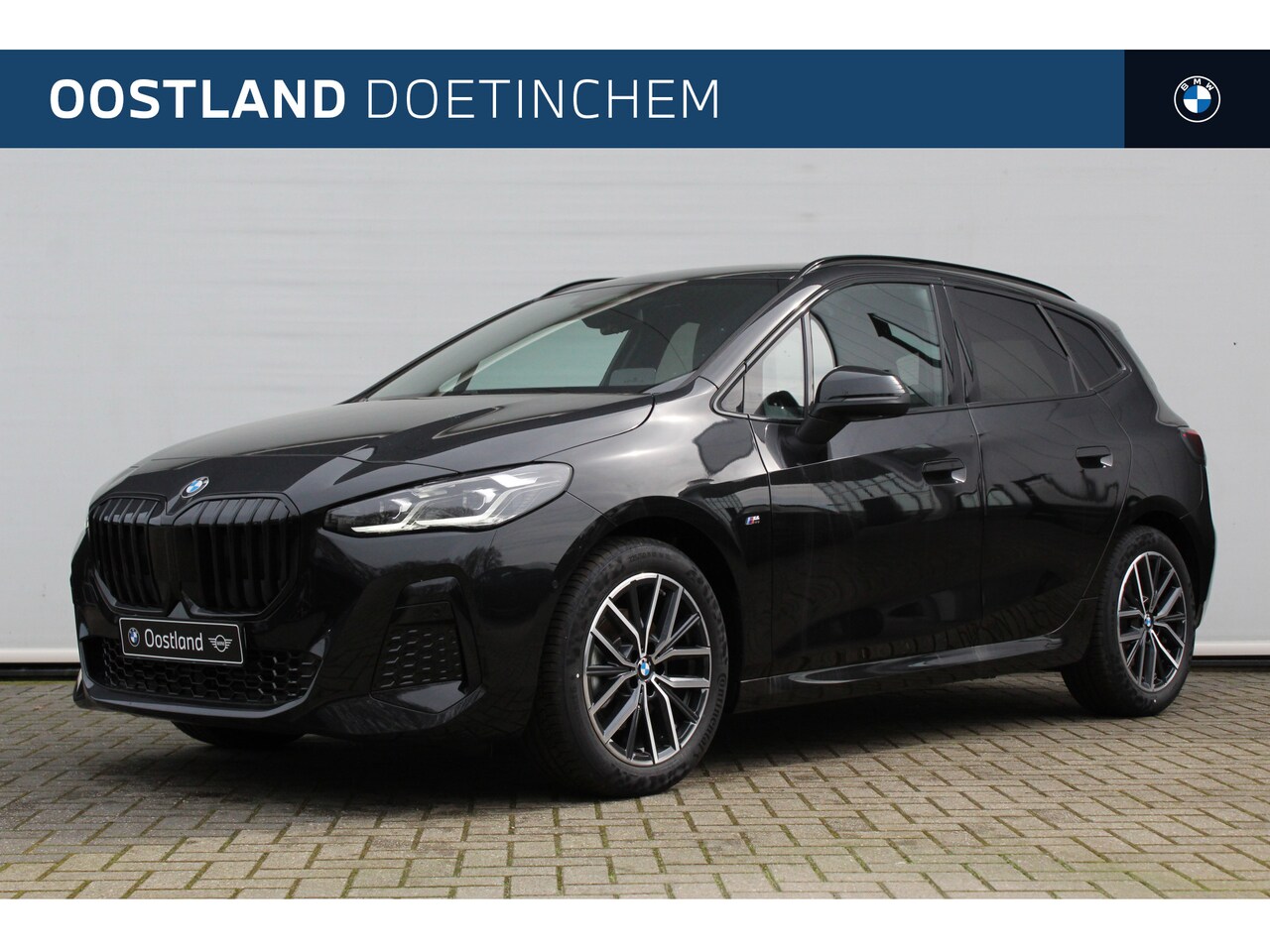 BMW 2-serie Active Tourer - 218i High Executive M Sport Automaat / Panoramadak / Trekhaak / Sportstoelen / Adaptieve L - AutoWereld.nl