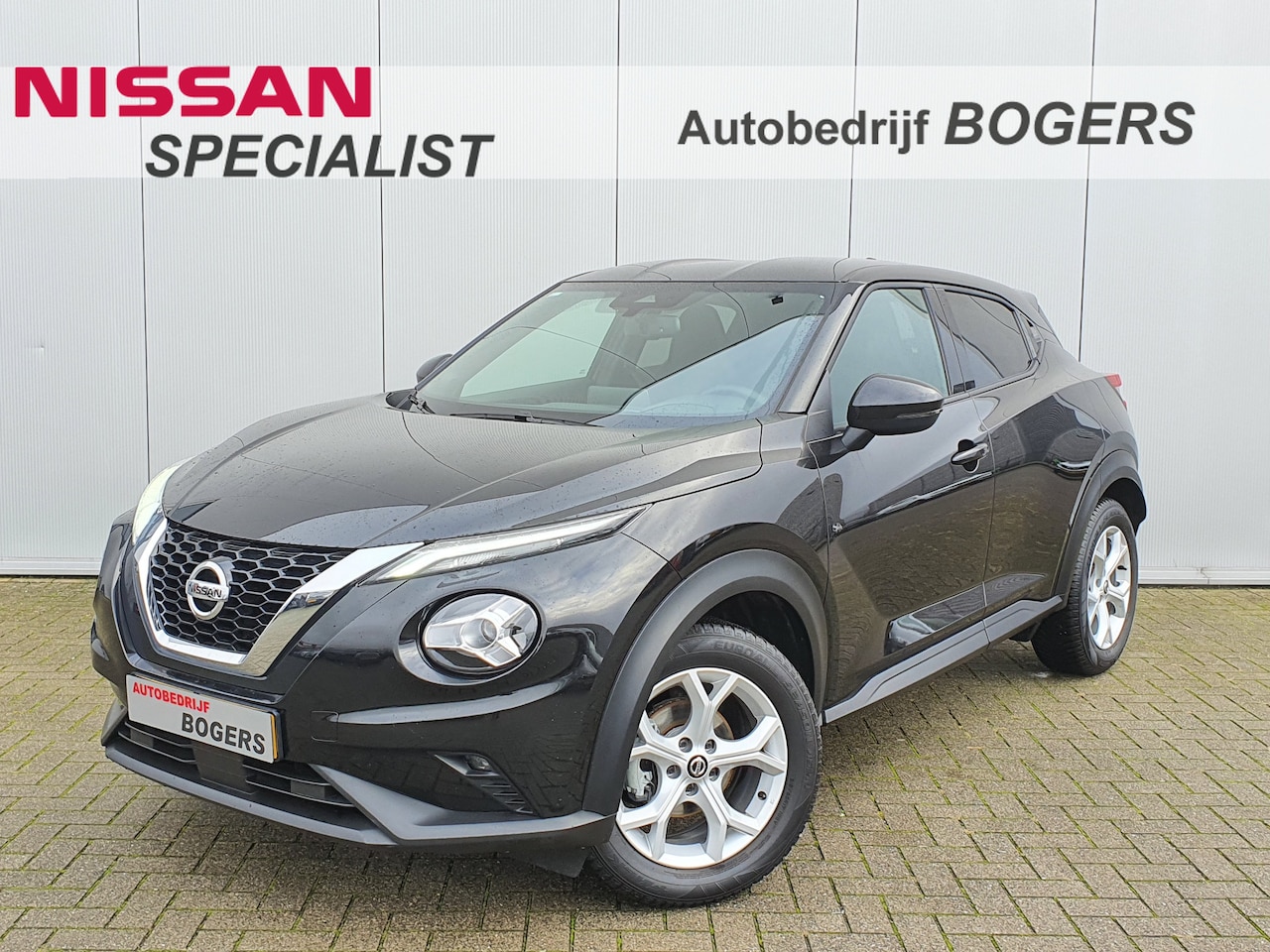 Nissan Juke - 1.0 DIG-T N-Connecta Automaat Navigatie, Climate Control, Cruise Control, 17"Lm, LED, Acht - AutoWereld.nl