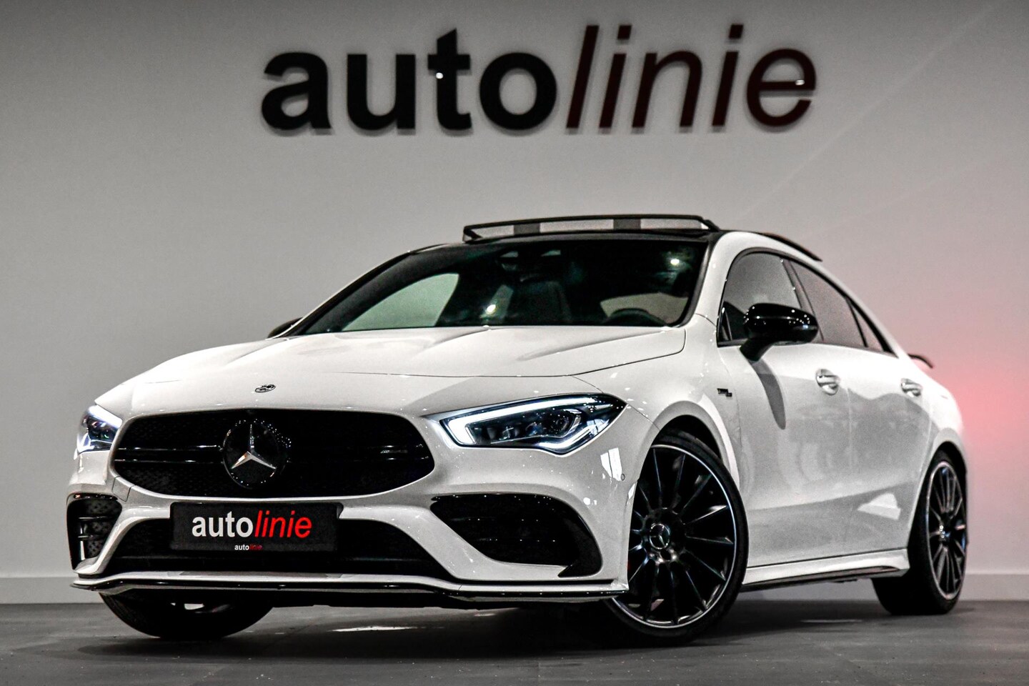 Mercedes-Benz CLA-Klasse - AMG 35 4MATIC Aero. Schaal, Pano, Distro+, HUD, 360, Burm, Keyless, Dodeh, CarPlay, Sfeer! - AutoWereld.nl