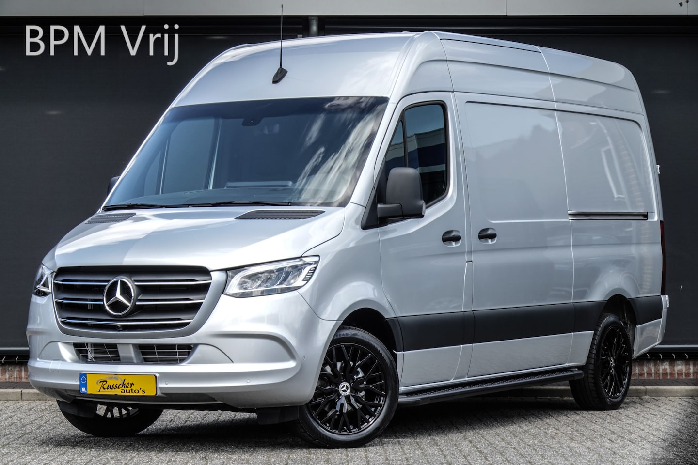 Mercedes-Benz Sprinter - L2H2 319Cdi 190Pk 9G-Tronic | 2x Deur | 3.500kg. trekgewicht | RWD | Iridium Zilver - AutoWereld.nl