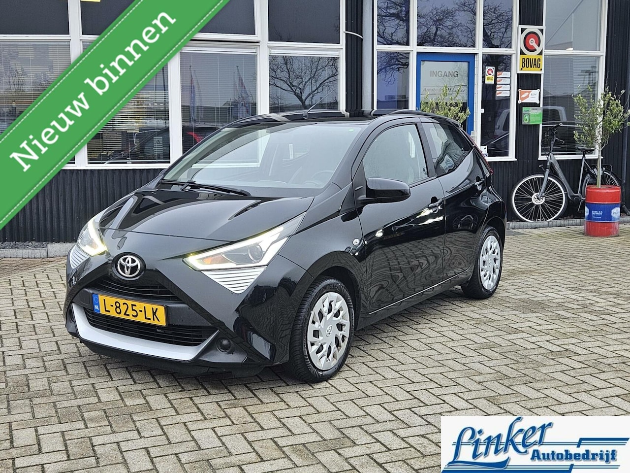 Toyota Aygo - 1.0 VVT-i x-play CAMERA CARPLAY GEEN AFLEVERKOSTEN - AutoWereld.nl