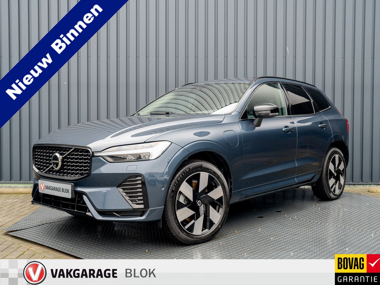 Volvo XC60 - 2.0 T6 Plug-in hybrid AWD Plus Dark | 360 Camera | Harman/Kardon | Trekhaak | Panodak | Lo - AutoWereld.nl