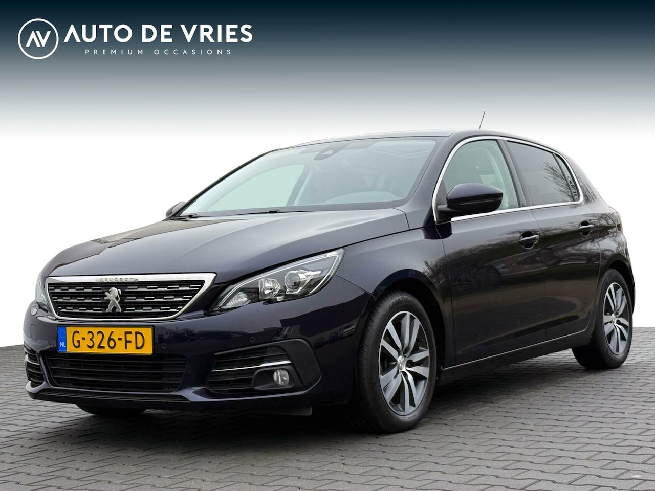 Peugeot 308 - 1.2 PureTech 130pk Blue Lease Premium | Panoramadak | Winterpakket | Carplay - AutoWereld.nl