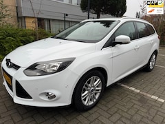 Ford Focus Wagon - 1.0 EcoBoost Titanium / Navi / PDC / Trekhaak / ParkAssist