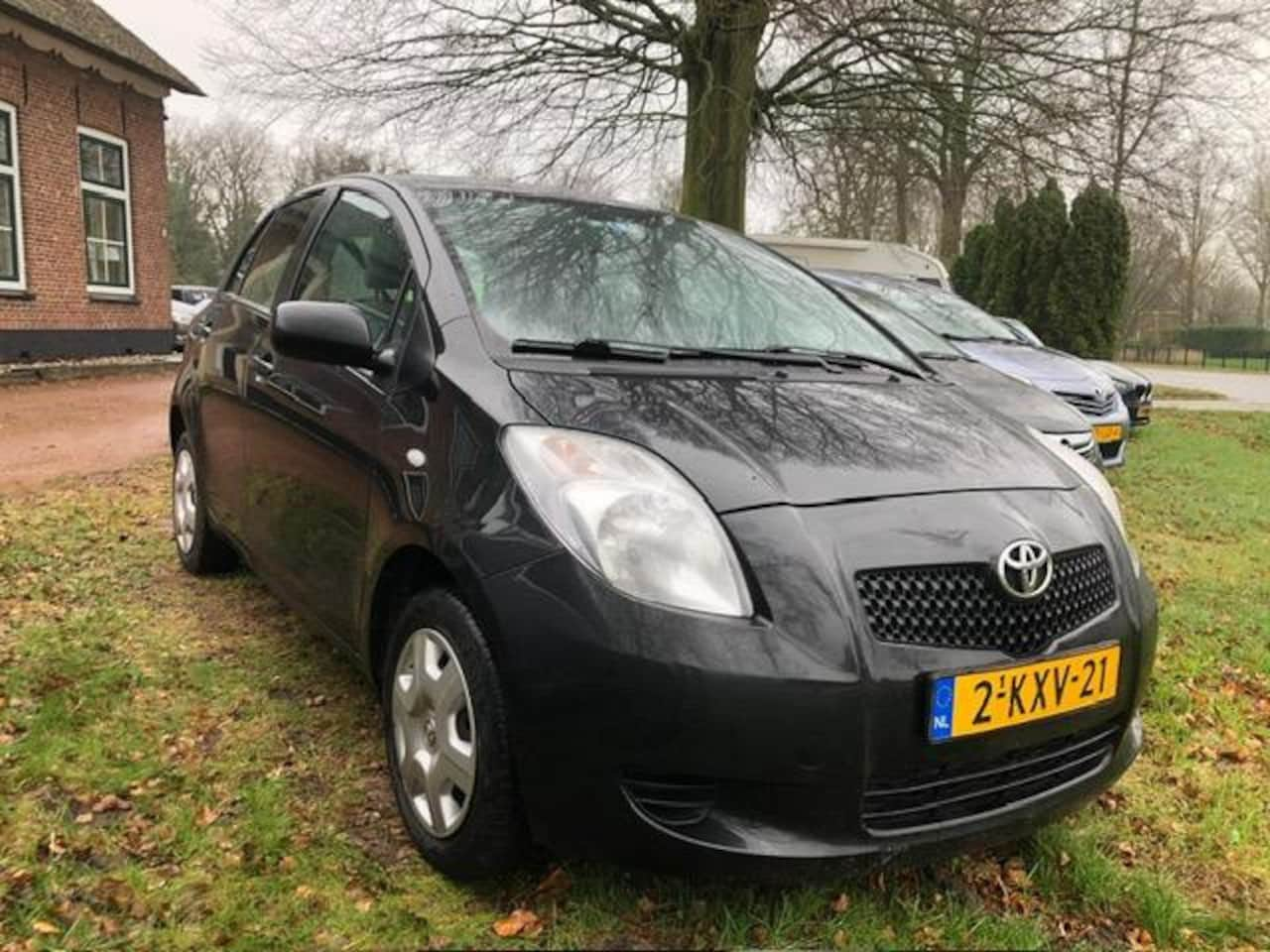 Toyota Yaris - 1.3 VVT-i Terra 1.3 VVTi Terra - AutoWereld.nl