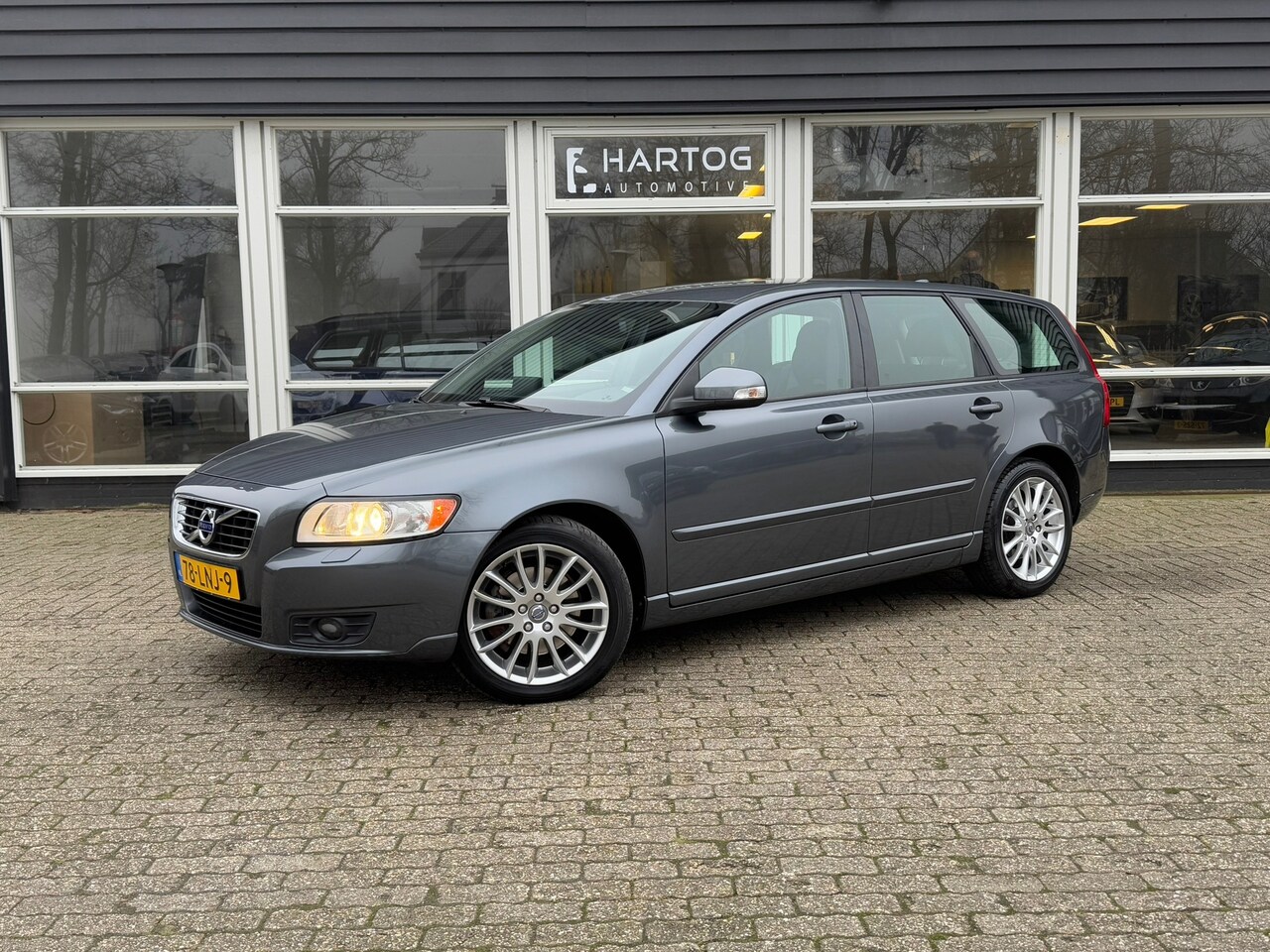 Volvo V50 - 2.4i Edition II Autm | Clima | Cruise | Leer | Trekhaak | - AutoWereld.nl