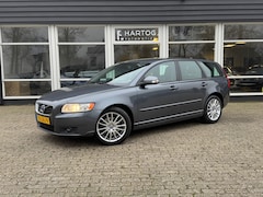 Volvo V50 - 2.4i Edition II Autm | Clima | Cruise | Leer | Trekhaak |