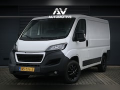 Peugeot Boxer - 330 2.2 HDI | Navigatie | Camera | LED | 3-Zitter | Trekhaak | NAP Logisch | Nieuwe APK |