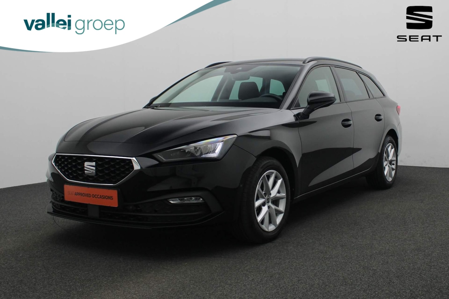 Seat Leon Sportstourer - 1.0 eTSI 110PK DSG Style Business Intense - Origineel NL | Navi | Camera | ACC | Apple Car - AutoWereld.nl