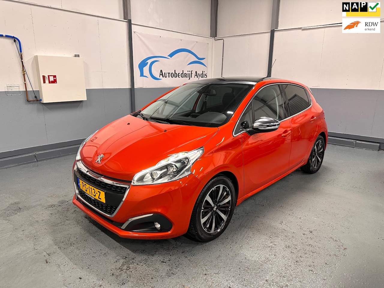 Peugeot 208 - 1.2 PureTech Allure Pano Navi Nap 2017 - AutoWereld.nl