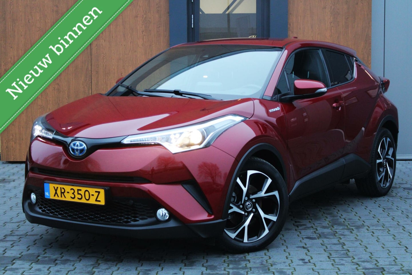 Toyota C-HR - 1.8 Hybrid | Camera | Stoelverwarming | Navigatie - AutoWereld.nl