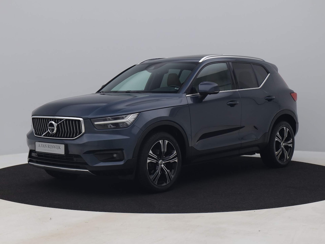 Volvo XC40 - 1.5 T3 Inscription | PANO | ADAPTIVE | STOEL- EN STUURVERW. - AutoWereld.nl