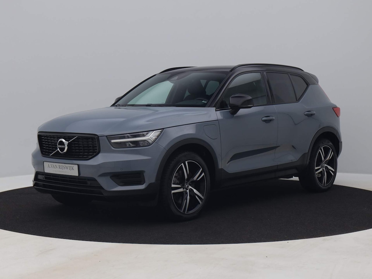 Volvo XC40 - 1.5 T5 Twin Engine R-Design | CAMERA | ADAPTIVE | TREKHAAK - AutoWereld.nl