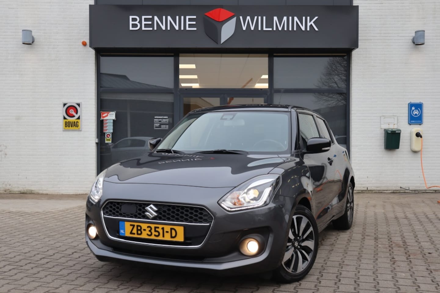 Suzuki Swift - 1.2 Stijl Smart Hybrid AdaptiveCruise/Navi/Keyless - AutoWereld.nl