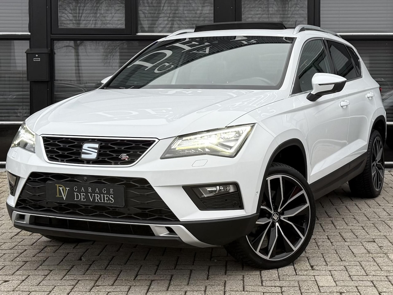 Seat Ateca - 1.4 EcoTSI FR DSG Panoramadak ACC + Lane Full Option Garantie - AutoWereld.nl