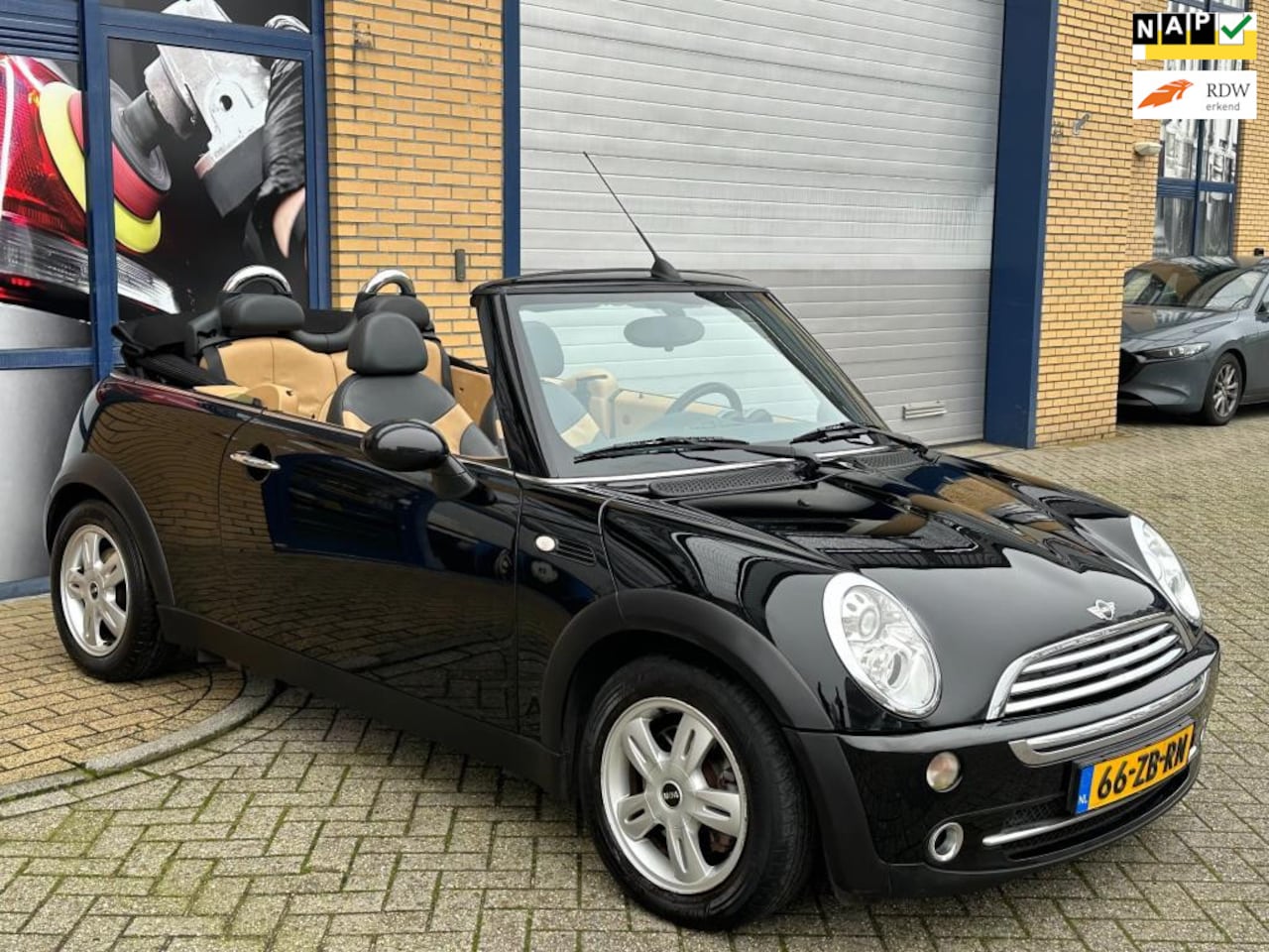 MINI Cabrio - 1.6 Cooper Chili Mini 1.6 Cooper Chili, airco, PDC, navi, automaat, leder, onderhoudshistorie compleet, inr - AutoWereld.nl