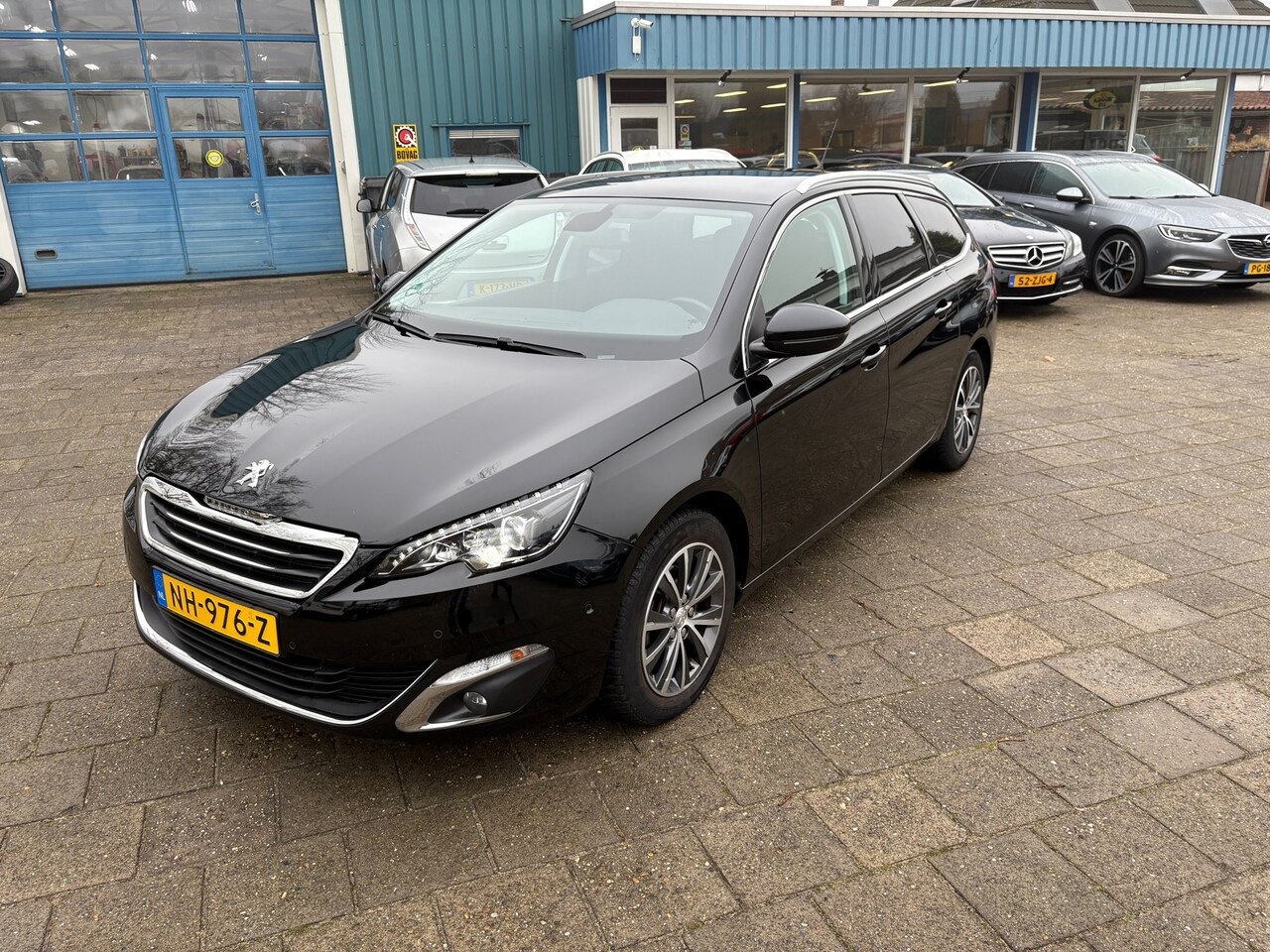 Peugeot 308 SW - 1.2 PureTech Blue Lease Premium 1.2 PureTech Blue Lease Premium - AutoWereld.nl