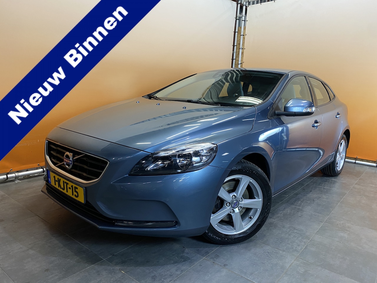 Volvo V40 - 1.6 T3 Kinetic trekhaak lichtmetalen wielen - AutoWereld.nl