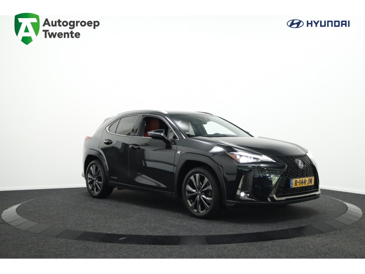 Lexus UX - 250h F Sport Premium | Head-up display | Camera | Navigatie | St - AutoWereld.nl