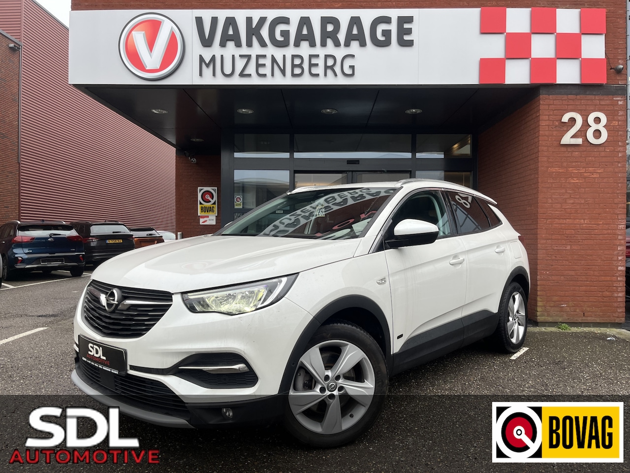 Opel Grandland X - 1.6 Turbo Hybrid Business Elegance // FULL LED // ELEK. KLEP // HALF LEDER // CAMERA+SENSO - AutoWereld.nl