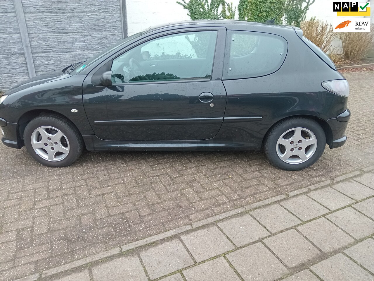 Peugeot 206 - 1.4 Forever xs met airco nieuwe apk 1750 - AutoWereld.nl