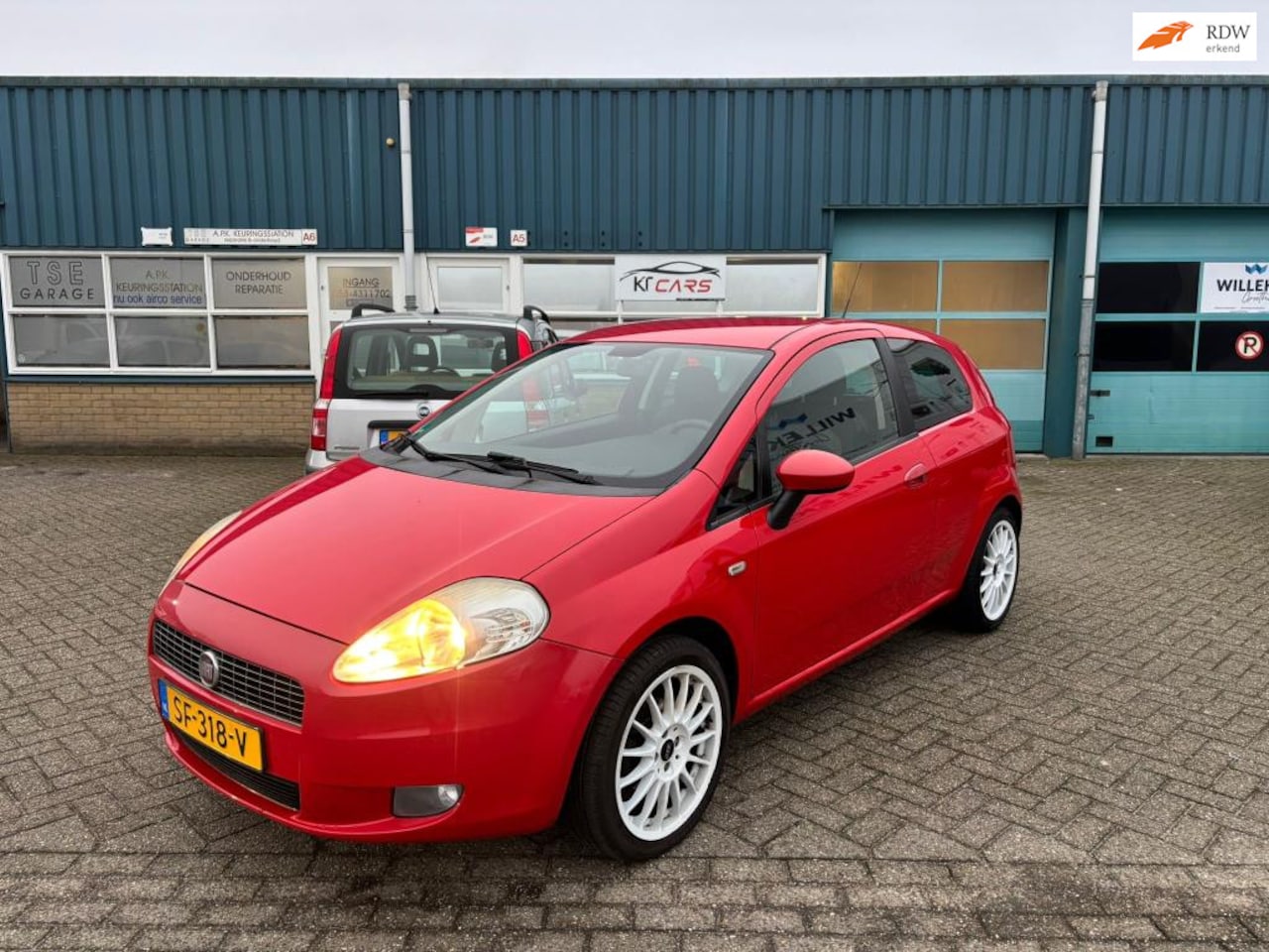 Fiat Grande Punto - 1.4 Active - Airco -LM Velgen, EL Ramen - Radio met usb , 2 Sleutels aanwezig , D-Riem rec - AutoWereld.nl