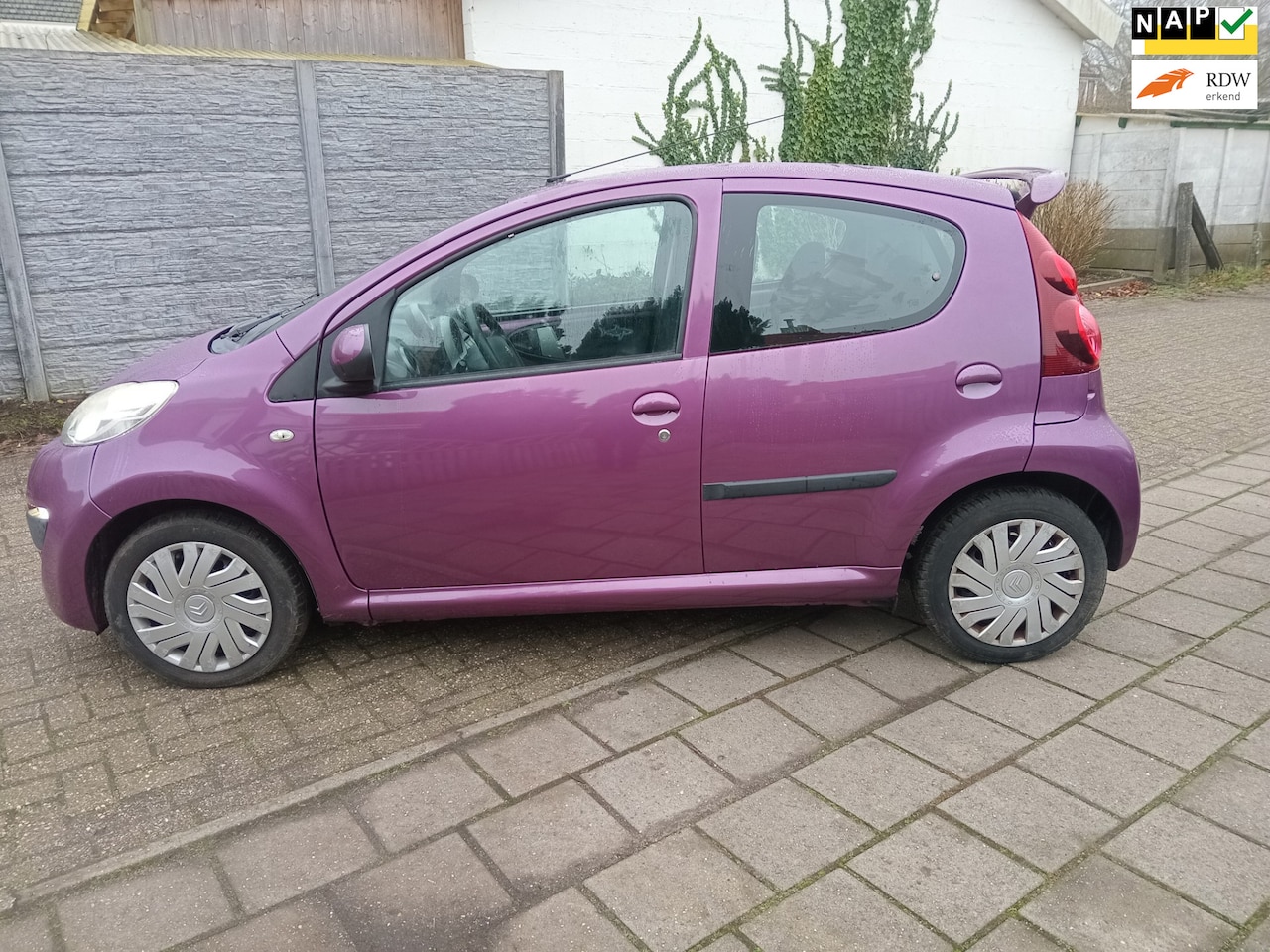 Peugeot 107 - 1.0 Active met airco met 114000km - AutoWereld.nl