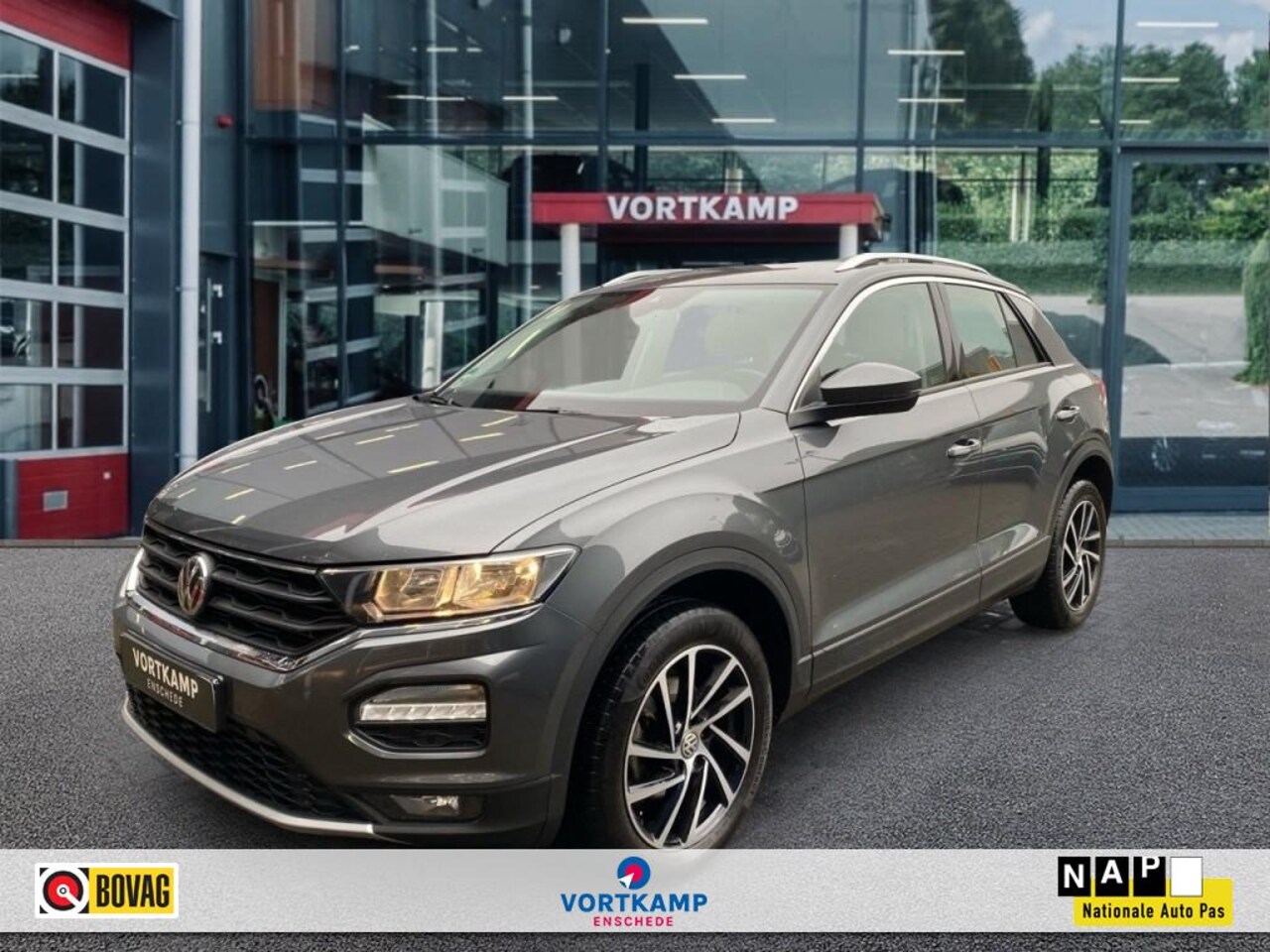 Volkswagen T-Roc - 1.5 TSI STYLE 150PK CAMERA/AFN.TREKHAAK/ACC/NAVI/PDC - AutoWereld.nl