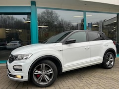 Volkswagen T-Roc - 1.5 TSI R-LINE SPORT CarPlay, Camera, Adaptive, 18Inch