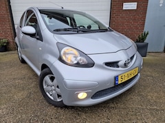 Toyota Aygo - 1.0-12V Sport In werkelijke top staat verkerende Toyota Aygo 1.0 12V Sport Airco. 106.995km. Nieuwe apk